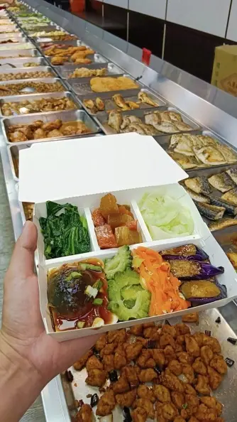 老闆娘做功德?自助餐夾7道菜只要60元,網友敲碗跪求地址 老闆娘做功德?自助餐夾7道菜只要60元,網友敲碗跪求地址