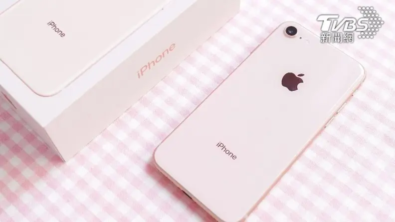 哪一代iPhone顏色最美?全場果粉點名「它」:永遠的第一 哪一代iPhone顏色最美?全場果粉點名「它」:永遠的第一