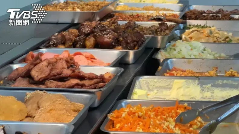 超佛心!自助餐內用吃到飽、外帶便當夾到滿都60元,2家店老闆親曝原因 超佛心!自助餐內用吃到飽、外帶便當夾到滿都60元,2家店老闆親曝原因