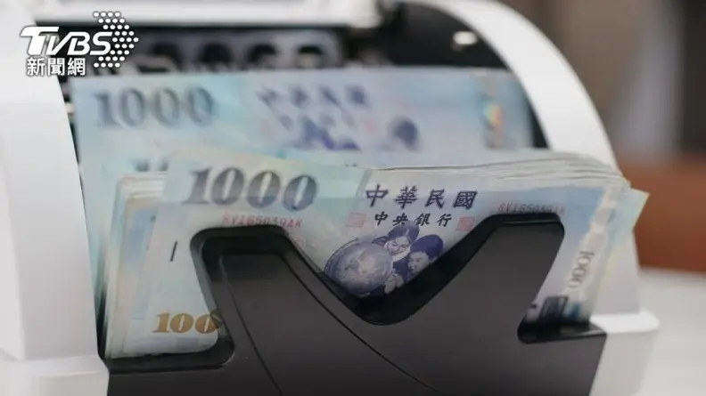 勞動部今天發錢了!3筆款項平均每人1.87萬元,近175萬人受惠 勞動部今天發錢了!3筆款項平均每人1.87萬元,近175萬人受惠