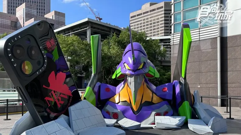 《新世紀福音戰士》粉絲快衝！４公尺「試驗初號機」快閃台北101，還有限量周邊