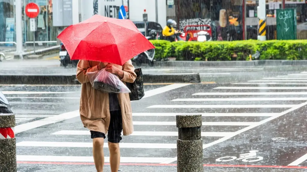 端午連假出遊注意!鋒面滯留全台濕答答,「這2天」防雷雨彈 端午連假出遊注意!鋒面滯留全台濕答答,「這2天」防雷雨彈