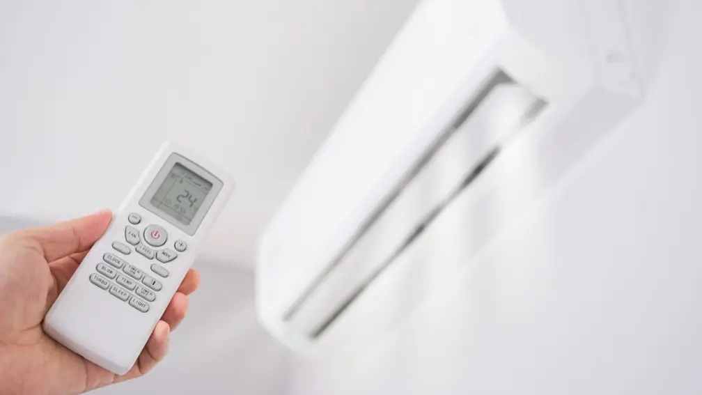 他為省電睡覺只開２小時冷氣！網友教１方法爽吹整晚，台電加碼曝省錢５招