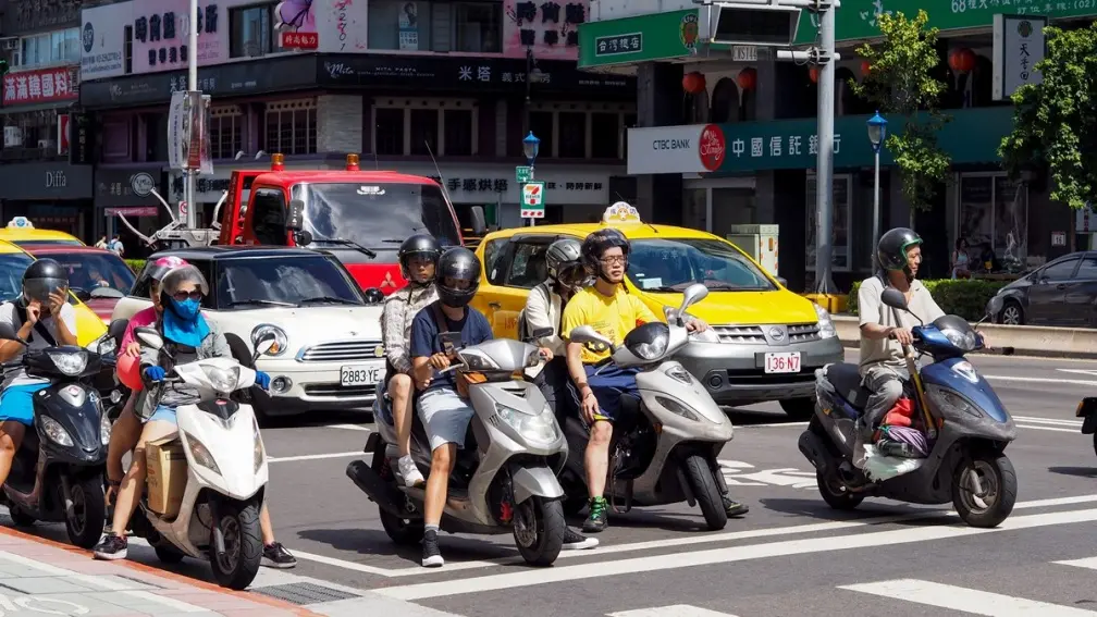 政府加碼補助！機車族「符合條件」可申請2000元，５縣市最高領4000元
