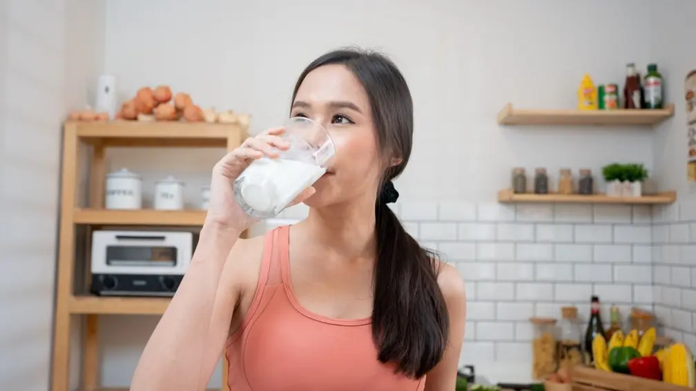 手搖飲、鮮奶茶加的奶不是鮮奶？４倍水還原奶「冰磚奶」充斥，年進口破14億