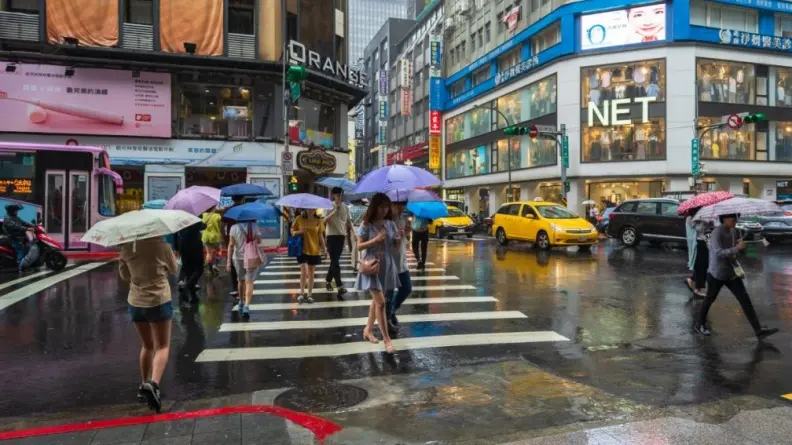 貝碧佳颱風最新路徑曝!這2天最靠近台灣,明起慎防午後大雷雨