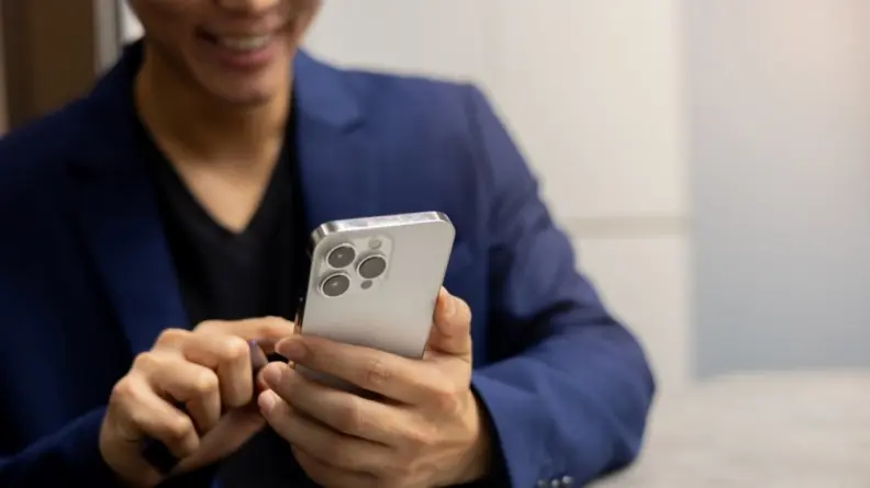 他沒花錢1招換到新iPhone!一票網友驚嘆:下次可挑戰換機車汽車