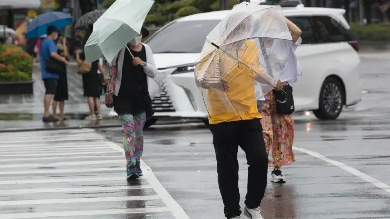 「潭美」颱風最快今生成！專家曝最新路徑，這２天風雨最大