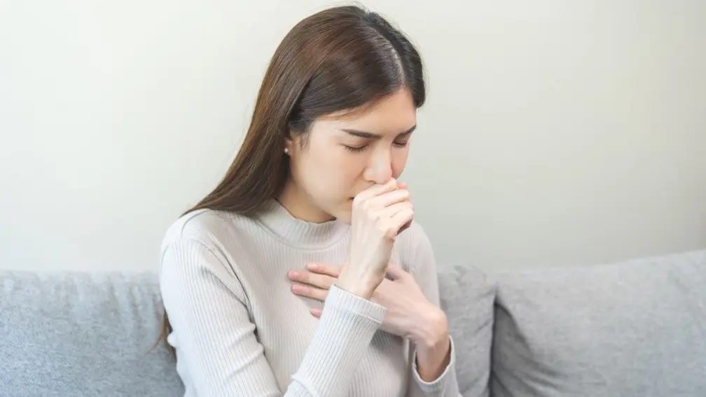 打嗝打不停怎麼辦？科學證實「這方法」30秒見效，別再傻傻憋氣、喝水