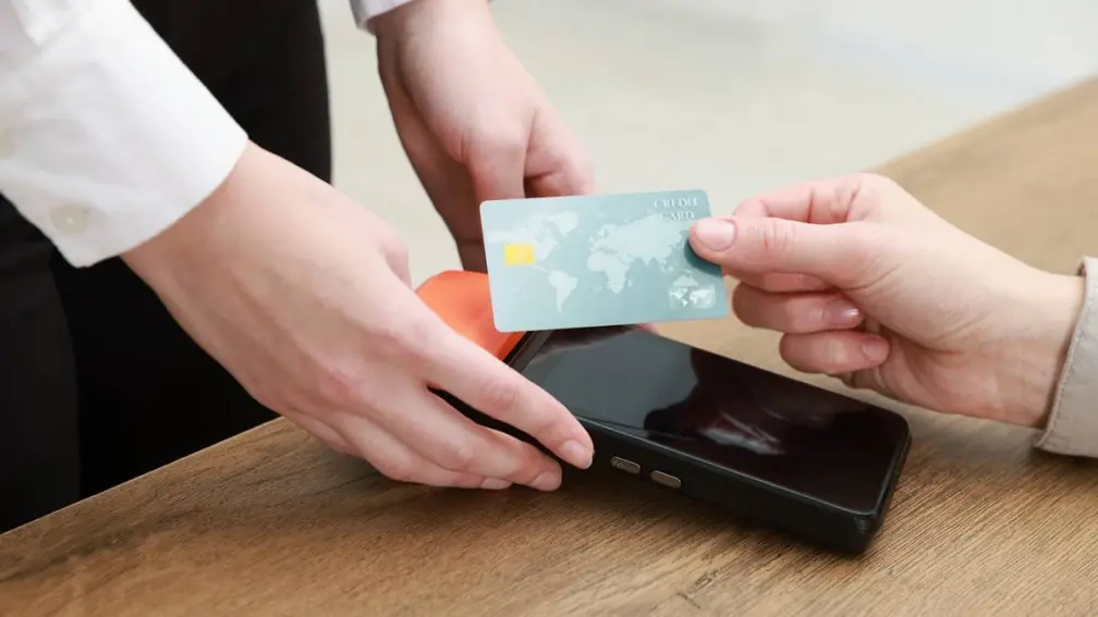 信用卡「開１功能」要小心！她收帳單才知被盜刷8000元，過程完全沒通知