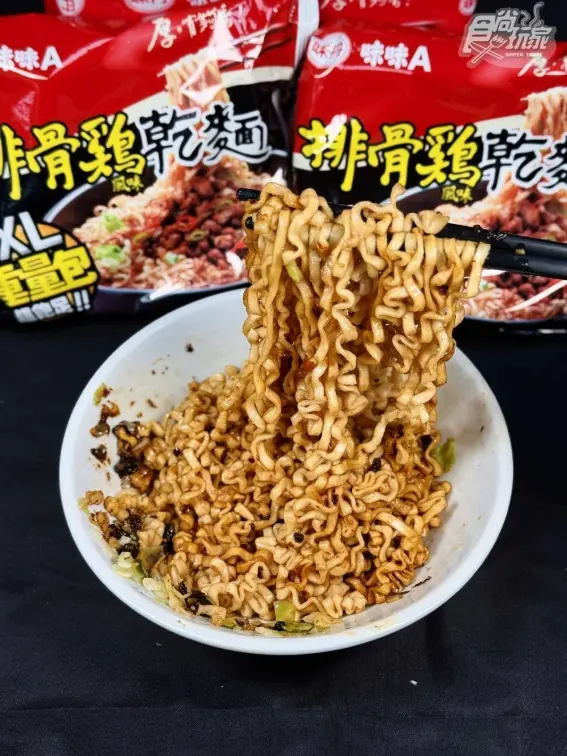 維力炸醬麵排第2!颱風天、拜拜必備乾泡麵Top10,冠軍麵條特Q、越吃越唰嘴 維力炸醬麵排第2!颱風天、拜拜必備乾泡麵Top10,冠軍麵條特Q、越吃越唰嘴