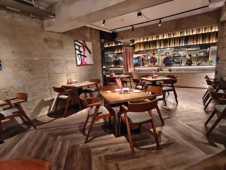 吾居炭火餐酒館介紹