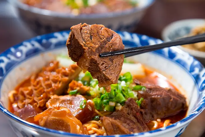 台灣牛肉麵的身世之謎－五大美食家最愛的那碗