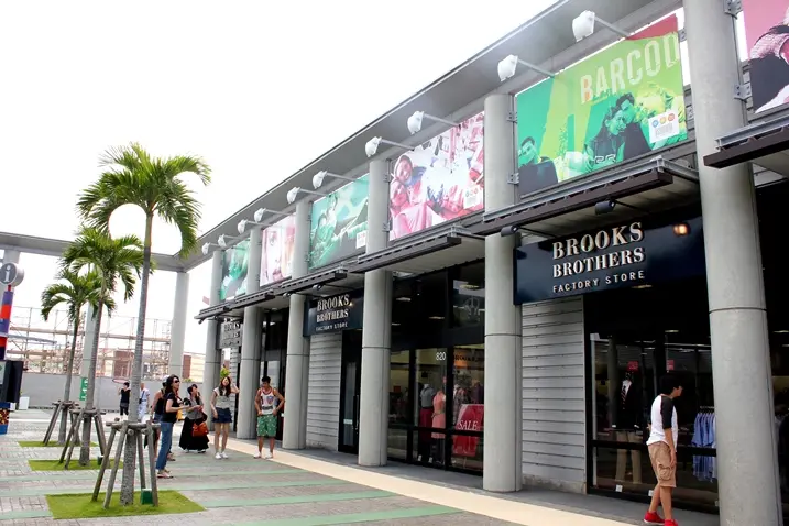 沖繩古民家聚落賞太鼓舞high翻天 01 ASHIBINAA Okinawa Outlet Mall.JPG