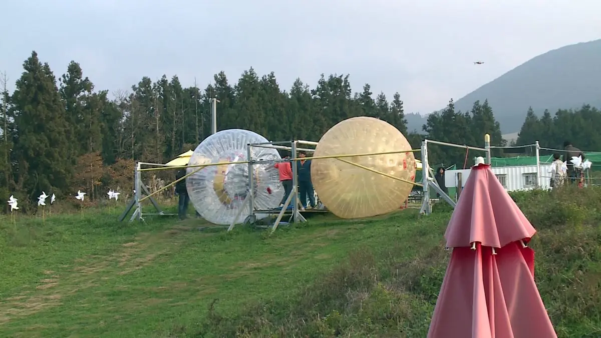 全世界最長空氣滾球 天旋地轉後讓你還想再來一次 全世界最長空氣滾球 天旋地轉後讓你還想再來一次