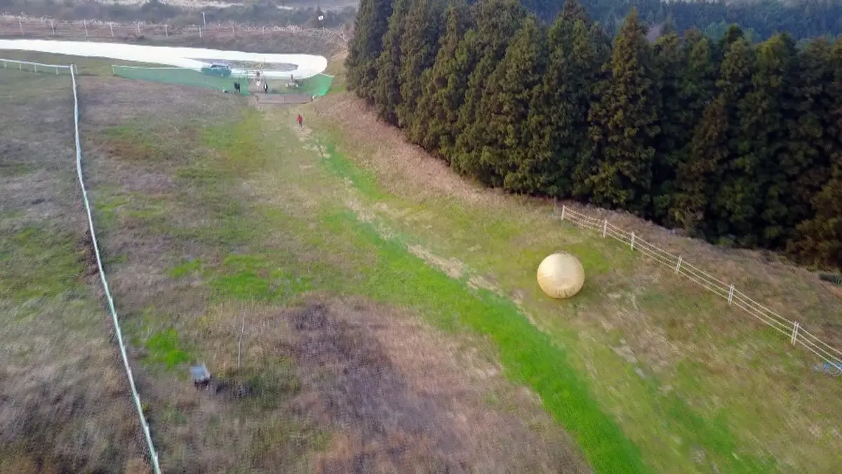 全世界最長空氣滾球 天旋地轉後讓你還想再來一次 全世界最長空氣滾球 天旋地轉後讓你還想再來一次