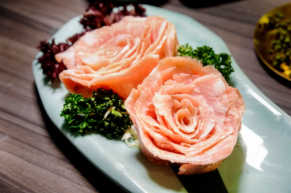 【新開店】王品又來了！「青花驕」麻辣鍋獨特湯頭可以喝