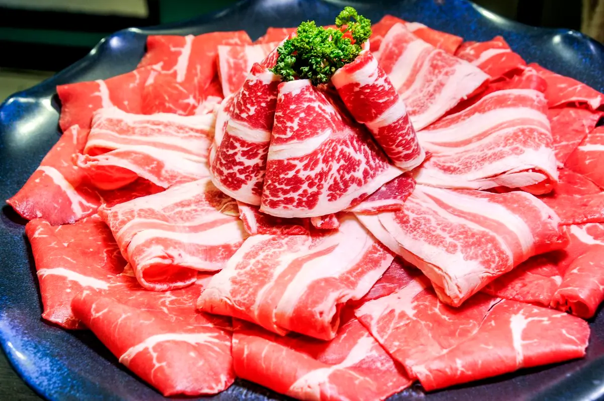 【新開店】王品又來了！「青花驕」麻辣鍋獨特湯頭可以喝