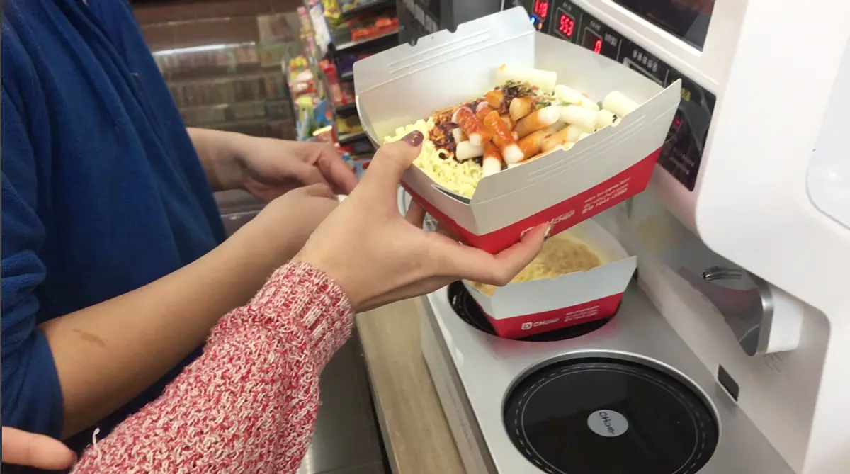 韓劇煮麵神器降臨!實測最新「自助泡麵機」 韓劇煮麵神器降臨!實測最新「自助泡麵機」