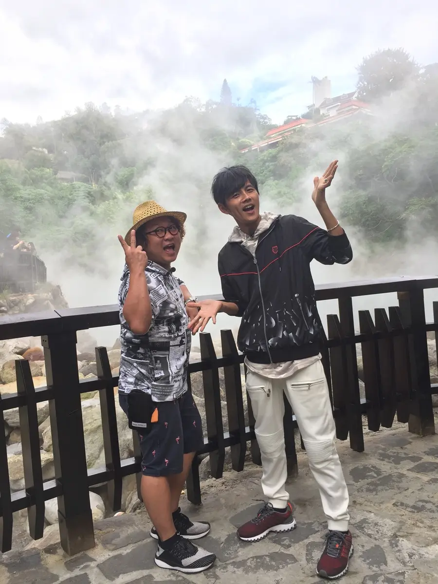 11度低溫上山泡溫泉!阿翔、納豆搶當「蒸」暖男 11度低溫上山泡溫泉!阿翔、納豆搶當「蒸」暖男