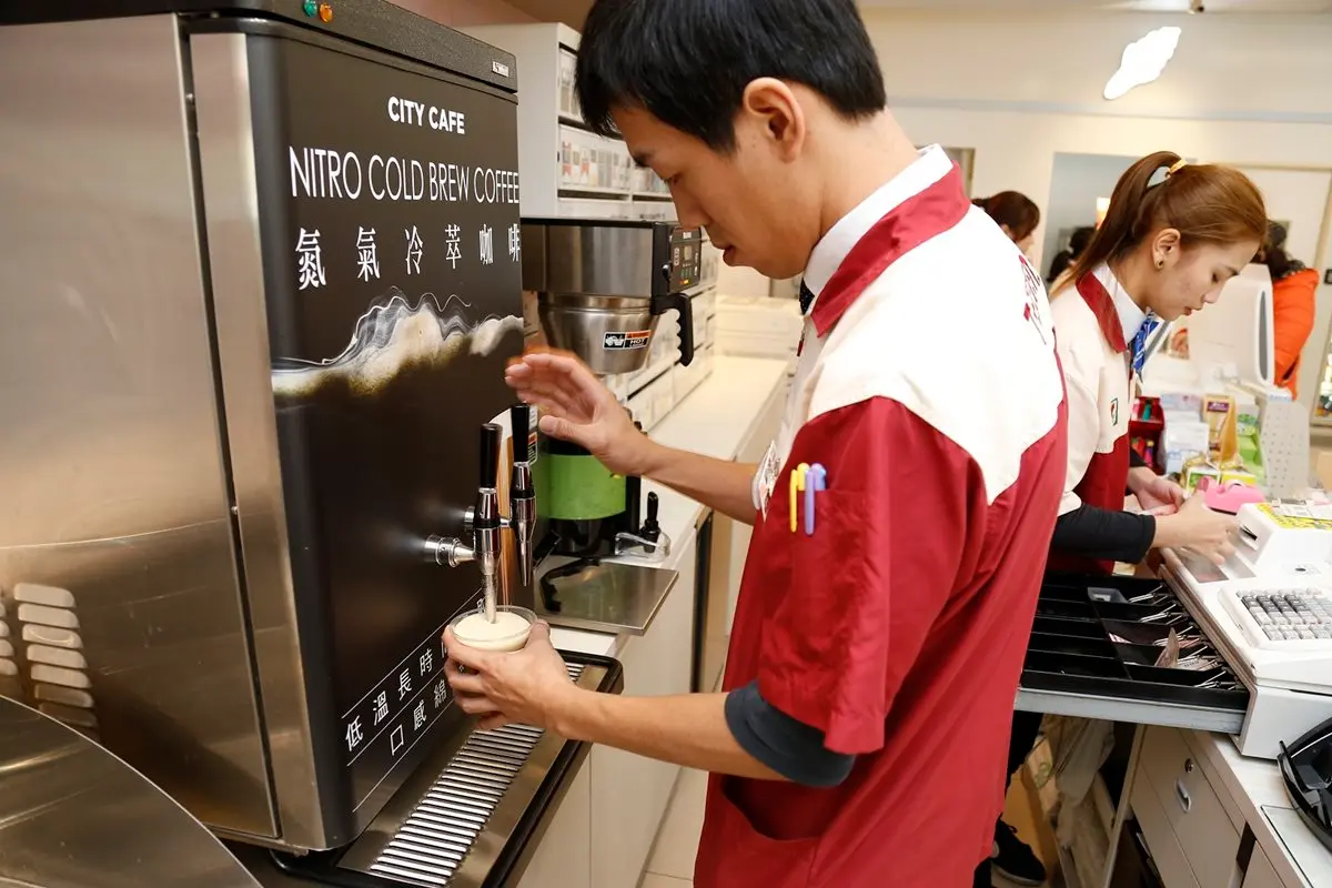 超商推「未來概念店」,3600項商品店員都噴汗了 超商推「未來概念店」,3600項商品店員都噴汗了