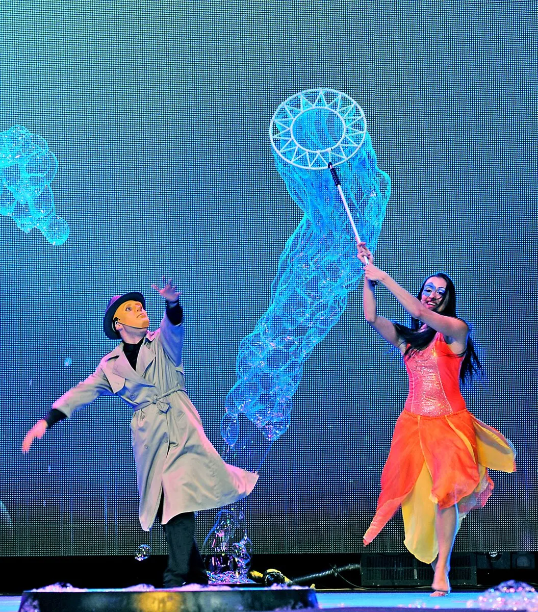 視覺超奇幻!風靡32國魔法泡泡秀原裝來台 視覺超奇幻!風靡32國魔法泡泡秀原裝來台