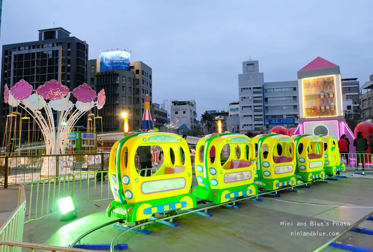 把星光遊樂園搬進城市 台中草悟道愈夜愈美麗 把星光遊樂園搬進城市 台中草悟道愈夜愈美麗
