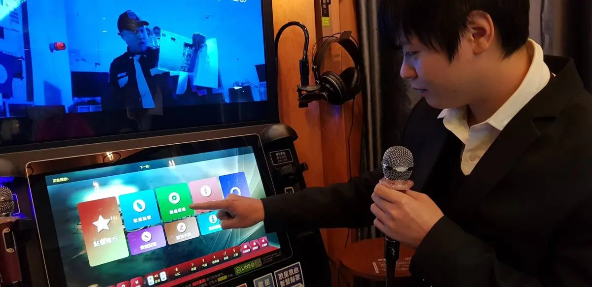 「電話亭KTV」正夯!銅板價再抽日本機票 「電話亭KTV」正夯!銅板價再抽日本機票