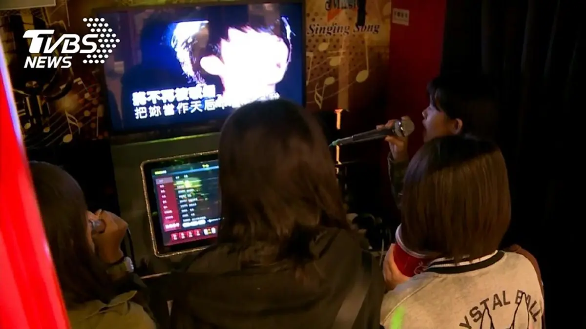 「電話亭KTV」正夯!銅板價再抽日本機票 「電話亭KTV」正夯!銅板價再抽日本機票