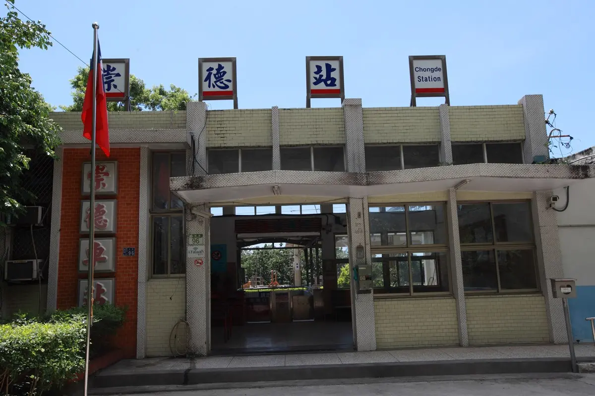 228避人潮！衝這3個鐵道小站看祕境海景