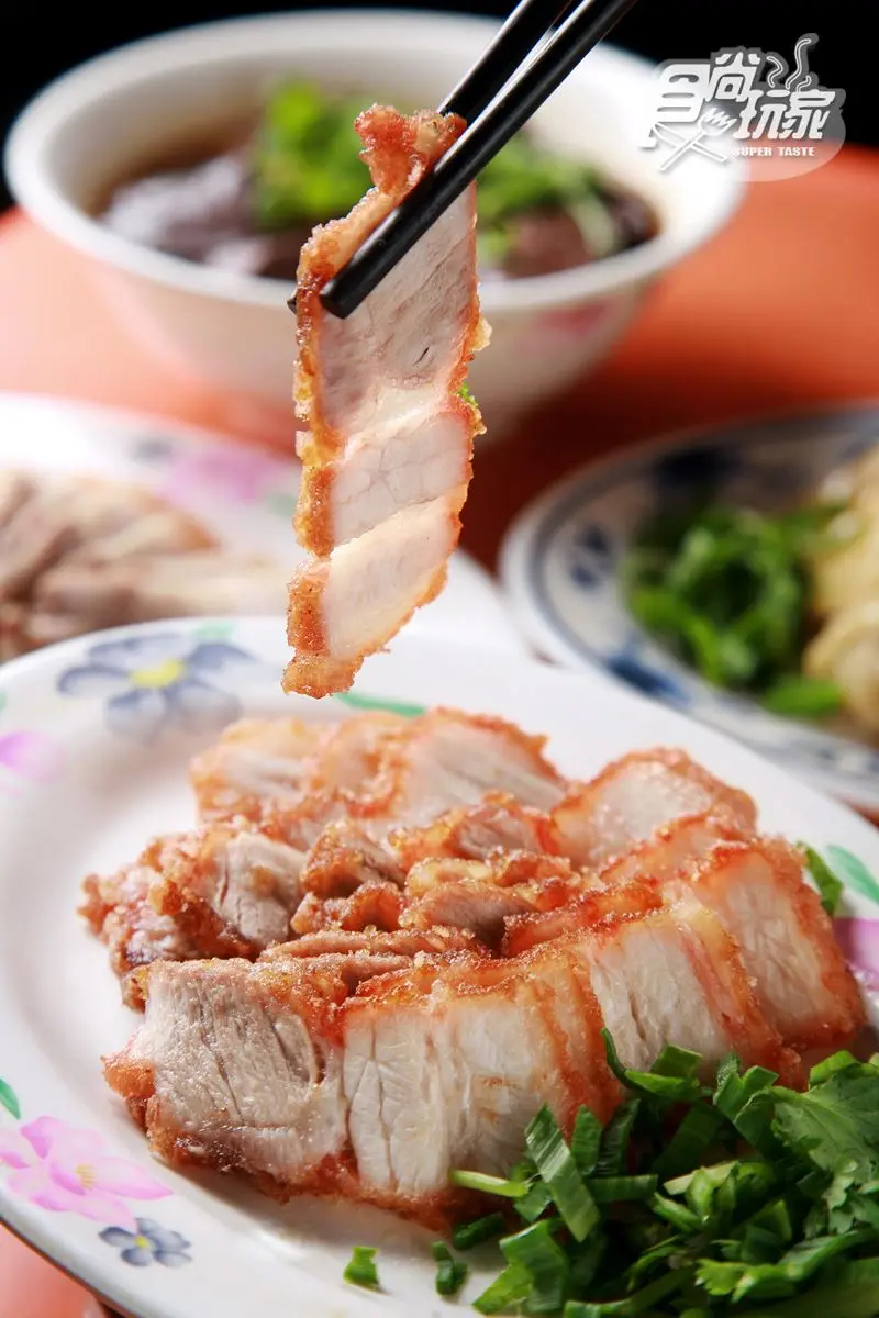 大稻埕賞煙火必嘗口碑小吃12家：百年油飯、獨創杏仁雪花冰、紅糖鯊魚烟