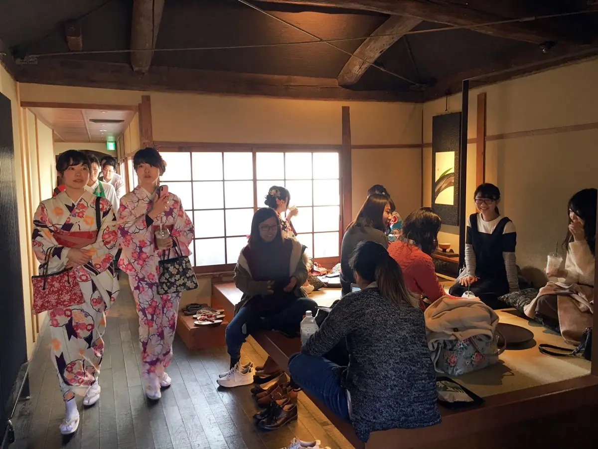 傳說中的榻榻米星巴克！玩日本京都一定要朝聖