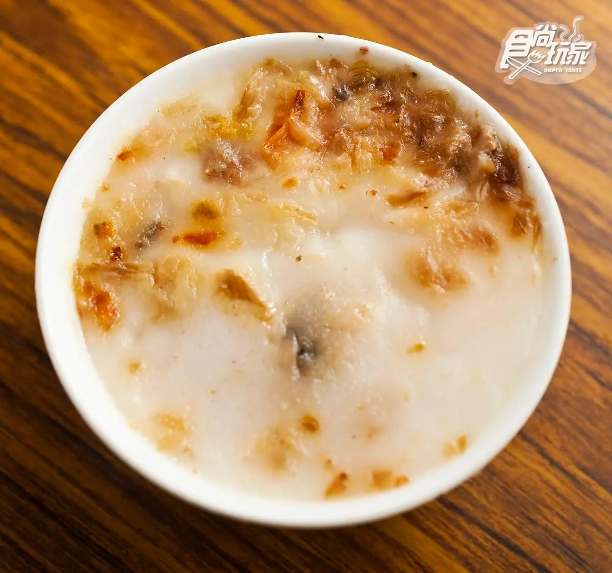 2026大甲媽遶境順吃！新港奉天宮６家美食攻略：媽祖認證豬腳飯、古早味碗粿