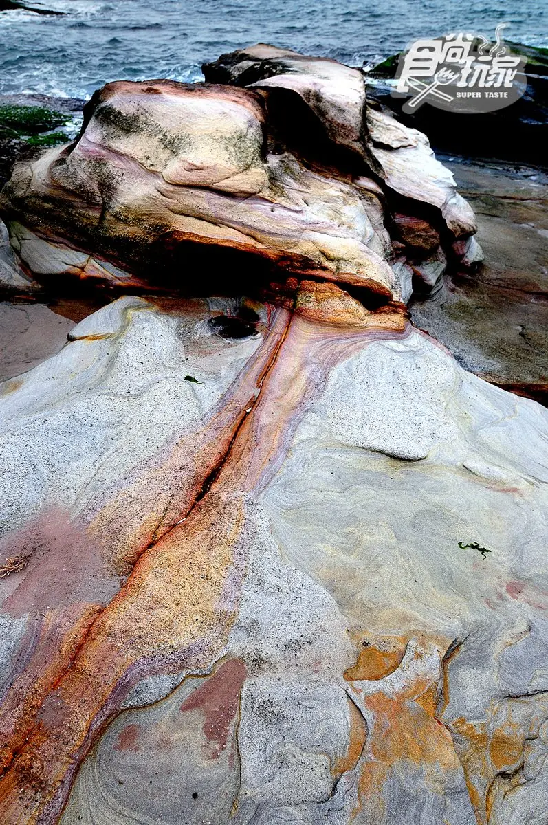 神祕海岸「3色拉花怪岩」看過沒?陶瓷烤地瓜、好運步道、一線洞玩不完 神祕海岸「3色拉花怪岩」看過沒?陶瓷烤地瓜、好運步道、一線洞玩不完