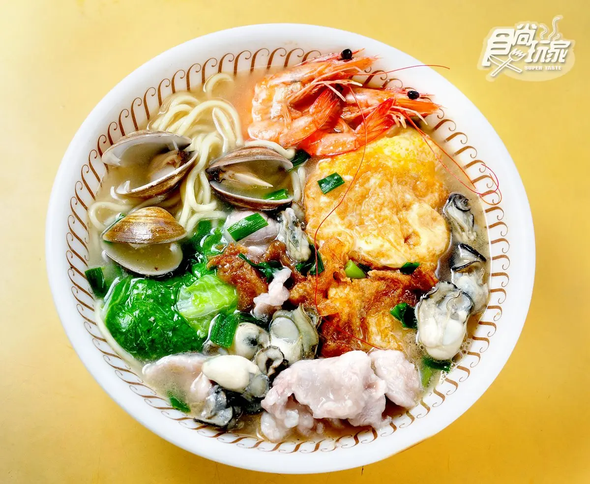 全台最大樟樹林享受森林浴!大理石「白川」戲水,嘗放山雞古早味 全台最大樟樹林享受森林浴!大理石「白川」戲水,嘗放山雞古早味