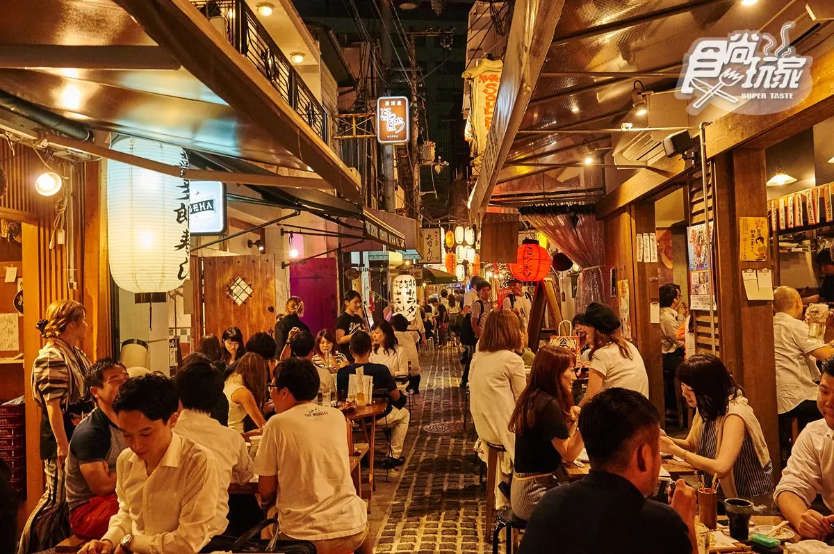 京阪必玩「大人氣」9景點:日本最高透明摩天輪、商場7公尺高大書牆、神祕小巷居酒屋 京阪必玩「大人氣」9景點:日本最高透明摩天輪、商場7公尺高大書牆、神祕小巷居酒屋