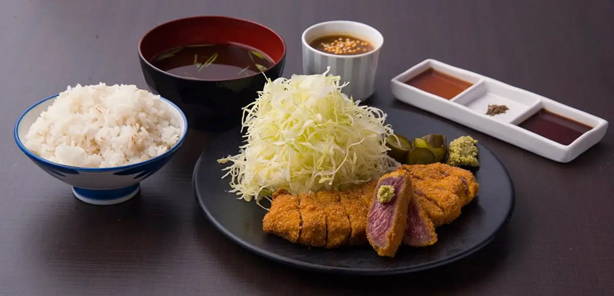 愈夜愈美麗!京都5大花街先玩這條:嘗60秒炸黑毛和牛、喝「京的涼風」、外帶抹茶大福 愈夜愈美麗!京都5大花街先玩這條:嘗60秒炸黑毛和牛、喝「京的涼風」、外帶抹茶大福