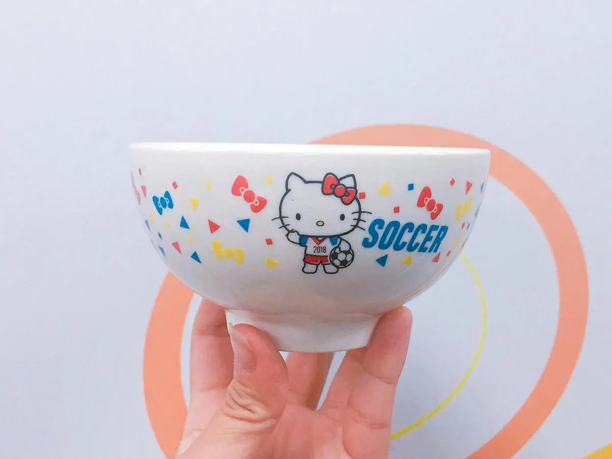 女孩也要瘋世足!3款獨家「HELLO KITTY」碗盤組,限量加購來了! 女孩也要瘋世足!3款獨家「HELLO KITTY」碗盤組,限量加購來了!