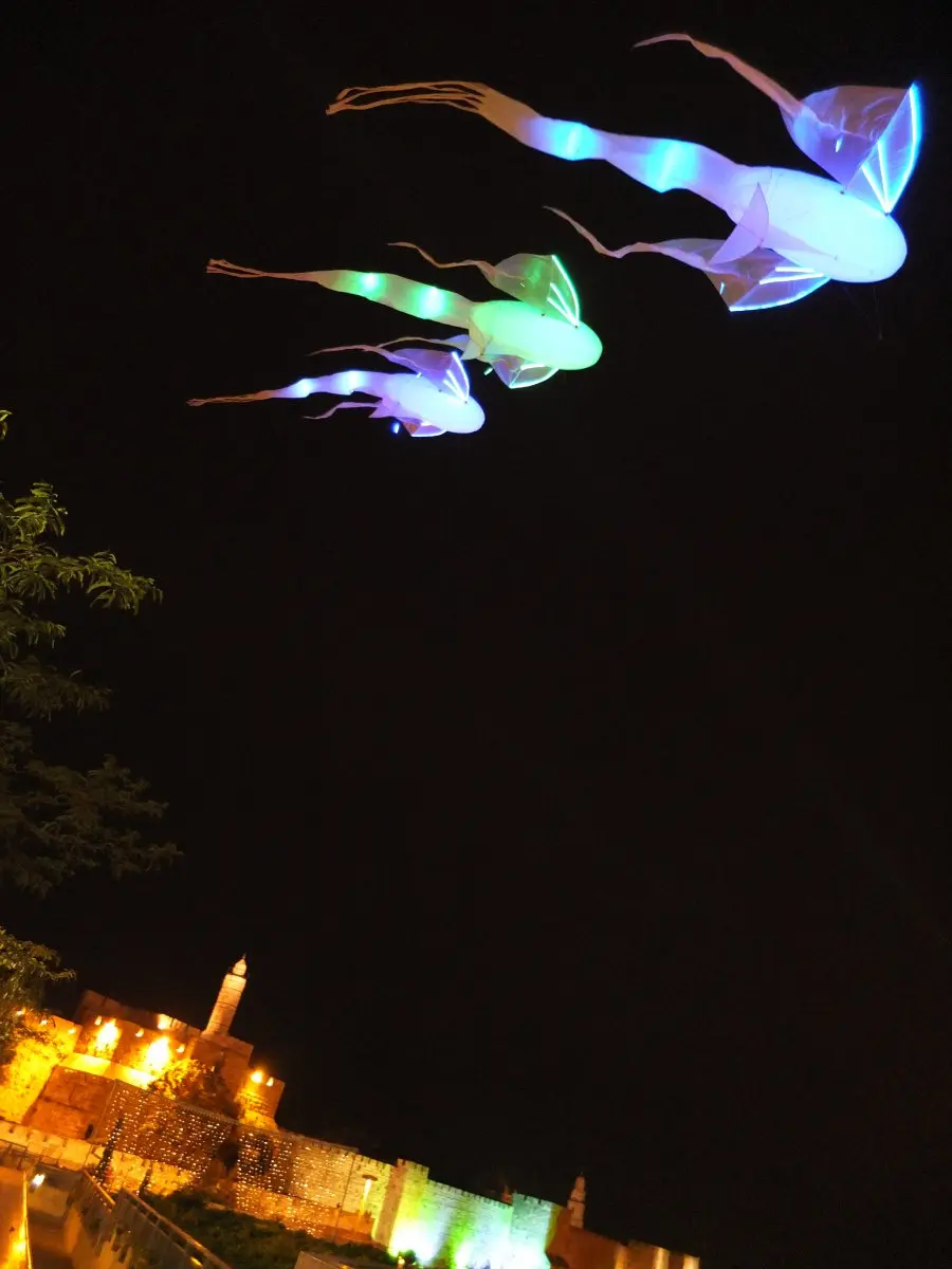 連10天小孩玩到沒電！「怪獸主題」兒童藝術節開跑，必玩：滑梯水果園、水金九飛翔體驗、怪獸屋
