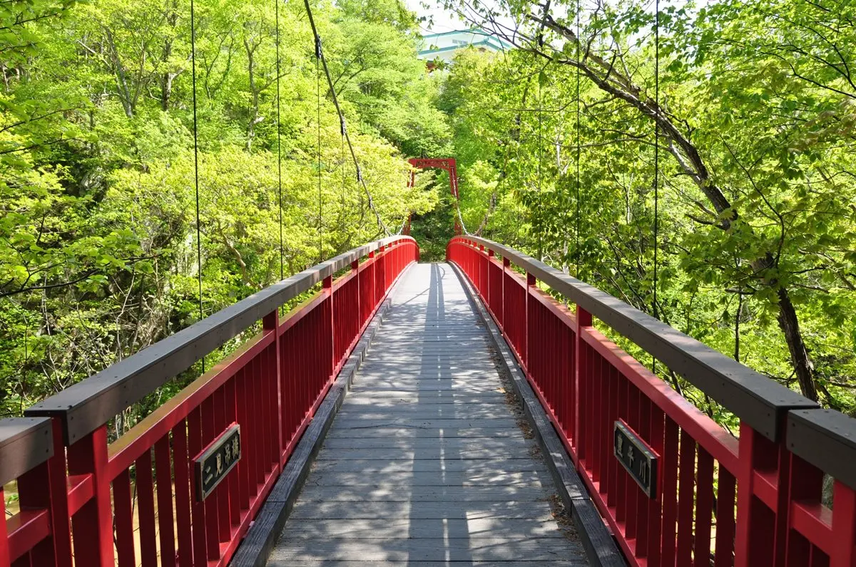 七夕告白放大絕!日本人求愛為何都要「走吊橋」?調查指出「撩妹率」最高這6座吊橋 七夕告白放大絕!日本人求愛為何都要「走吊橋」?調查指出「撩妹率」最高這6座吊橋
