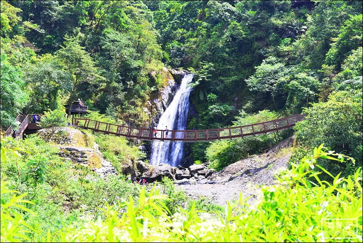 瀑布戲水、絕美湖景、IG必拍  全台12處最美「夏日祕境」