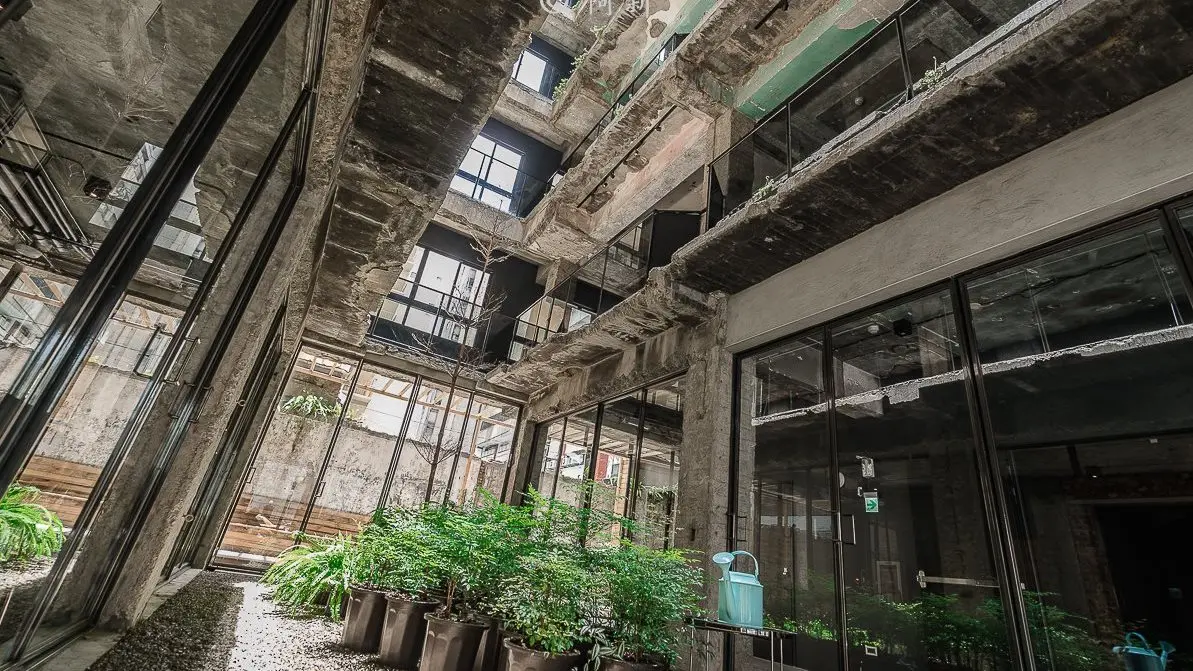 你敢住嗎！最衝突的美感 「廢墟風旅店 」網美都亢奮了