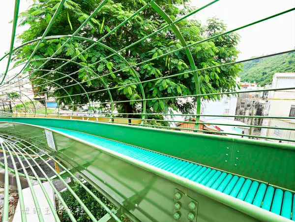 全台最長溜滑梯搶先看！全長79公尺溜完僅40秒，從古蹟上空飛過超酷