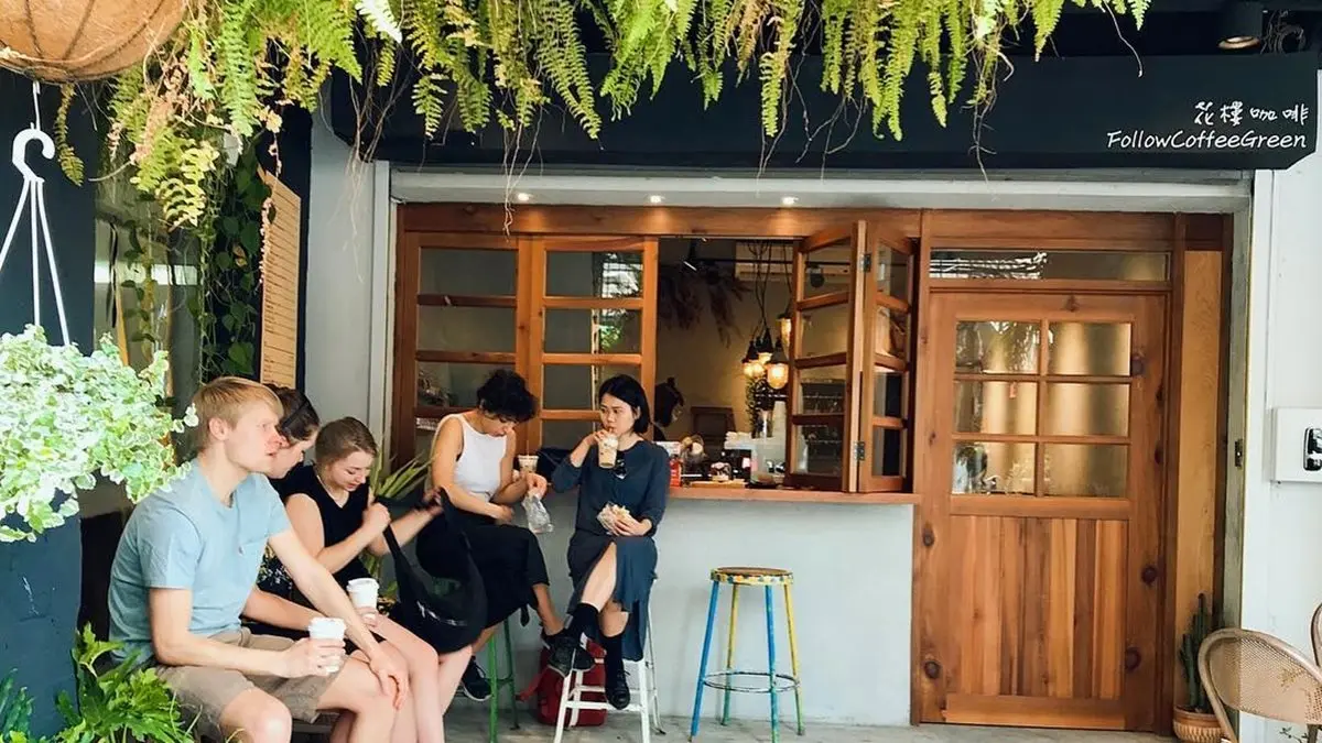 台南5家美拍老屋下午茶：千層蛋糕配夢幻花藝、百年木屋1秒到京都、天井屋頂魚兒優游