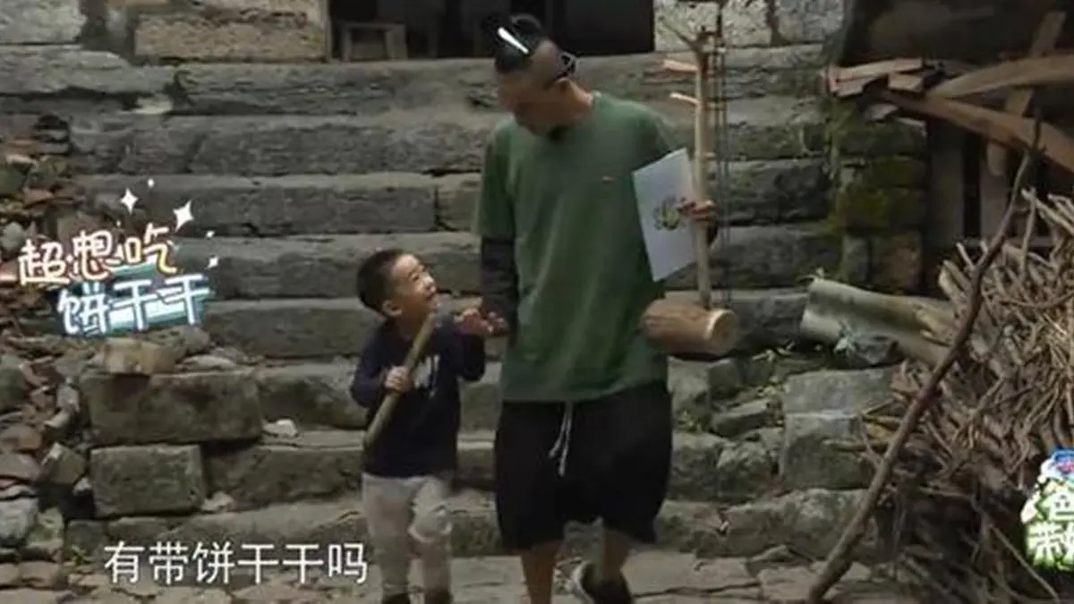 小小春Jasper正港吃貨不停歇 吃這個食物口水直流超萌 小小春Jasper正港吃貨不停歇 吃這個食物口水直流超萌