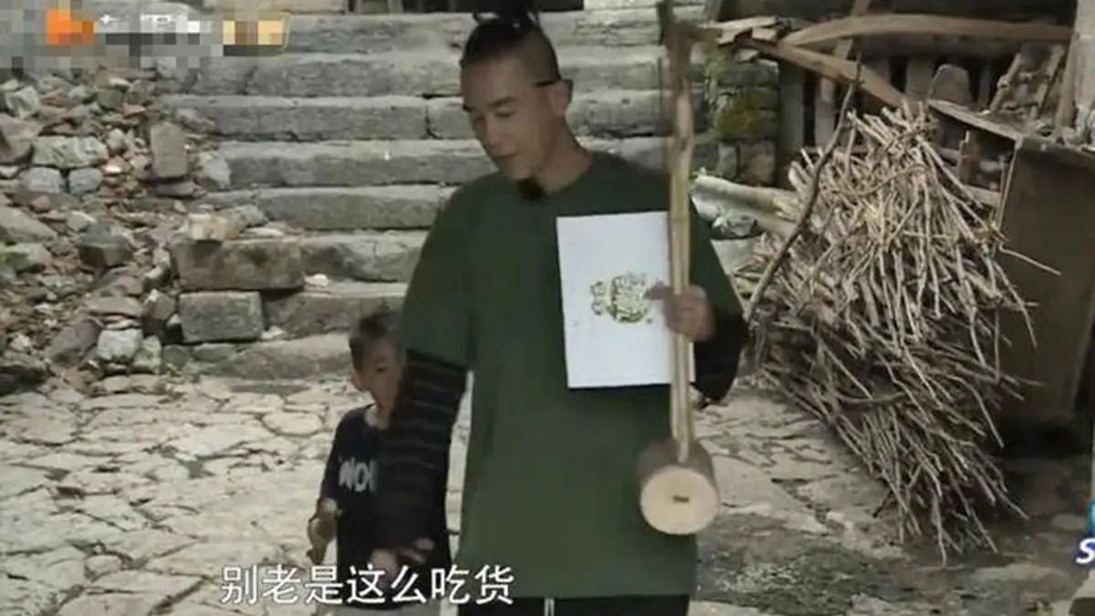 小小春Jasper正港吃貨不停歇 吃這個食物口水直流超萌 小小春Jasper正港吃貨不停歇 吃這個食物口水直流超萌