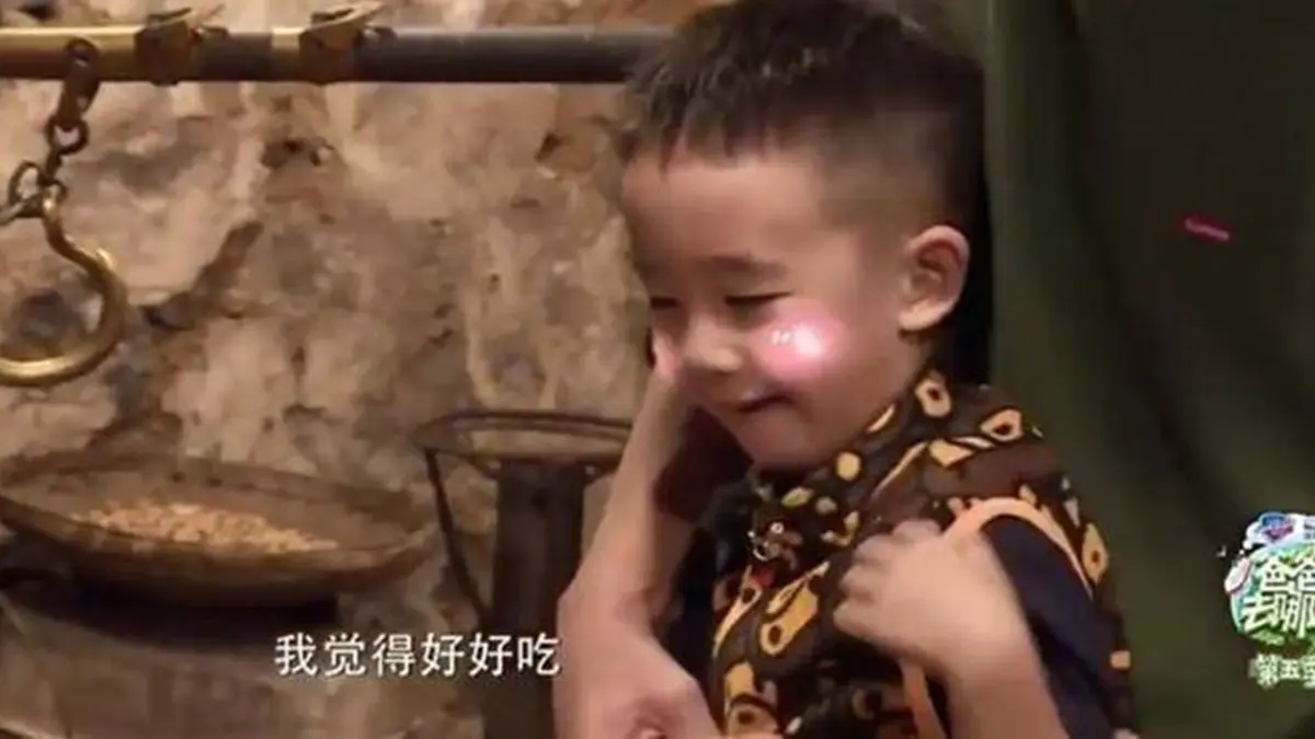 小小春Jasper正港吃貨不停歇 吃這個食物口水直流超萌 小小春Jasper正港吃貨不停歇 吃這個食物口水直流超萌