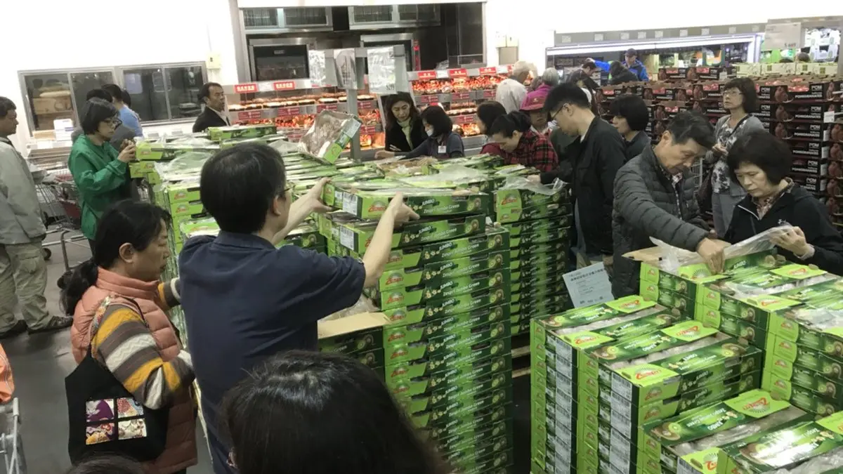 好市多黑色購物節 30項優惠名單曝光!82吋電視直接砍4萬 好市多黑色購物節 30項優惠名單曝光!82吋電視直接砍4萬