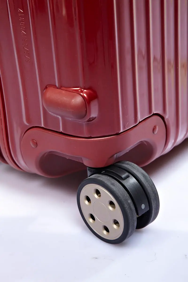 行李箱名牌「RIMOWA」驚傳全台收店?旅遊玩家最愛它「這點」 行李箱名牌「RIMOWA」驚傳全台收店?旅遊玩家最愛它「這點」