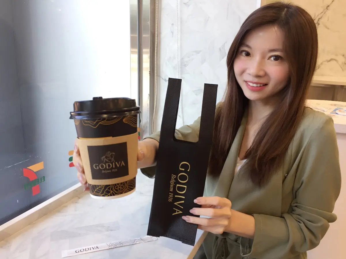 GODIVA「超濃」熱巧克力 小七12/5起買得到 還加送提袋! GODIVA「超濃」熱巧克力 小七12/5起買得到 還加送提袋!